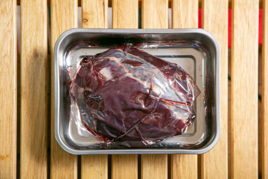 第1回 脂身の少ない鹿肉をしっとり＆やわらかく仕上げる 土鍋＆炊飯器で低温調理する“たけだ流鹿肉のロースト”｜ジビエポータルサイト「ジビエト」
